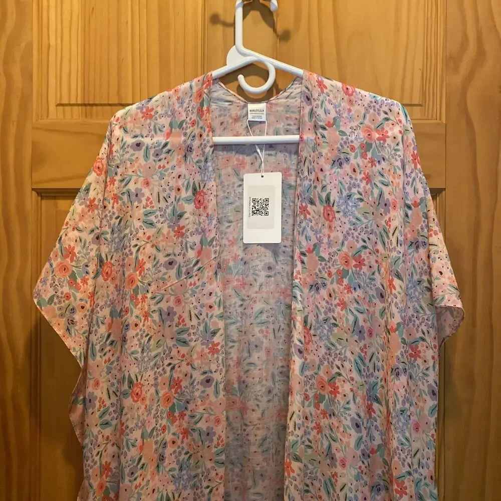 NWT Marleylilly One Size Pink Floral Kimono Cover Up